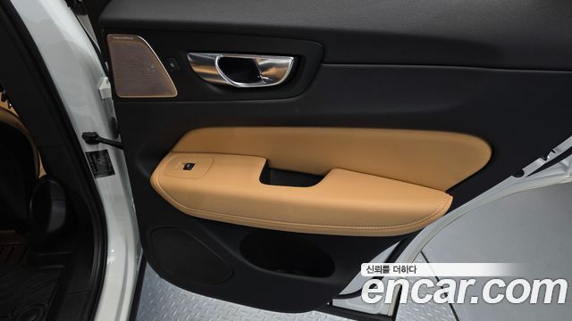 Volvo XC60 (II) B5 Inscription 2022 — фото 25