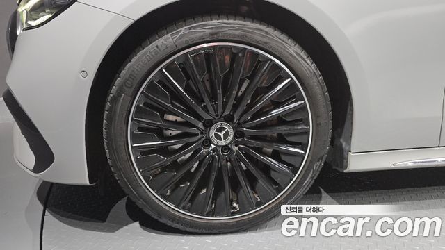 Mercedes-Benz E-Class (W214) E300 4MATIC AMG Line Premiere Special 2024 — фото 5