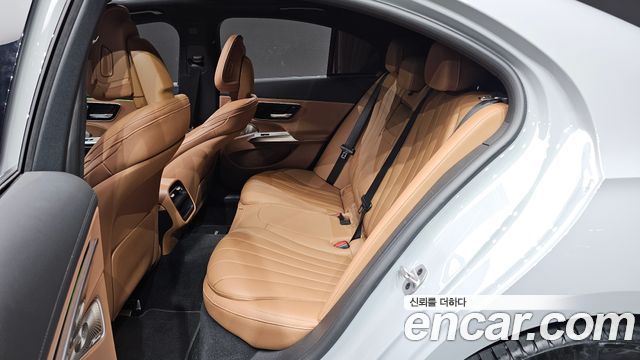 Mercedes-Benz E-Class (W214) E300 4MATIC AMG Line Premiere Special 2024 — фото 12