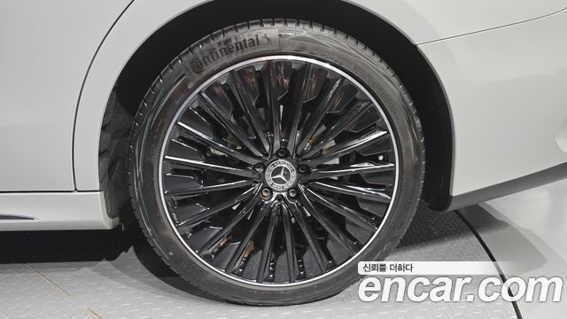 Mercedes-Benz E-Class (W214) E300 4MATIC AMG Line Premiere Special 2024 — фото 21