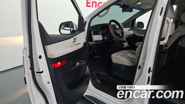 Hyundai Grand Starex Limousine 2019 — фото 10