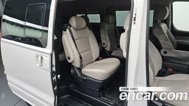 Hyundai Grand Starex Limousine 2019 — фото 11