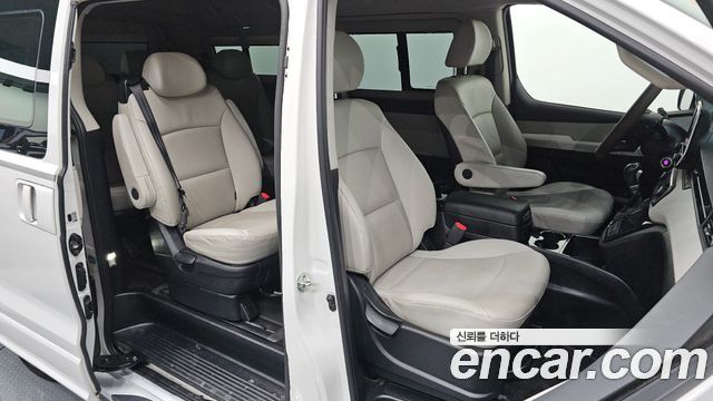 Hyundai Grand Starex Limousine 2019 — фото 12