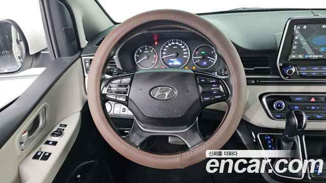 Hyundai Grand Starex Limousine 2019 — фото 13