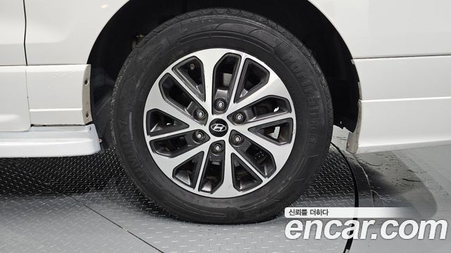 Hyundai Grand Starex Limousine 2019 — фото 21