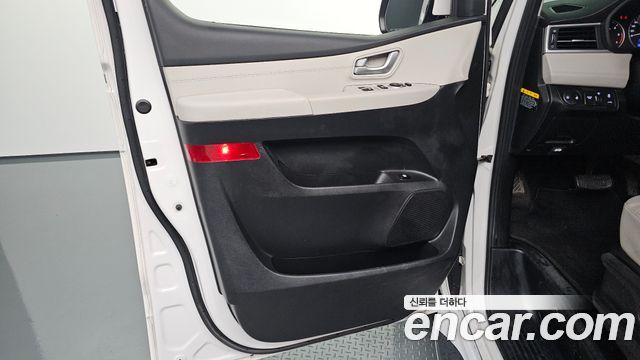 Hyundai Grand Starex Limousine 2019 — фото 24