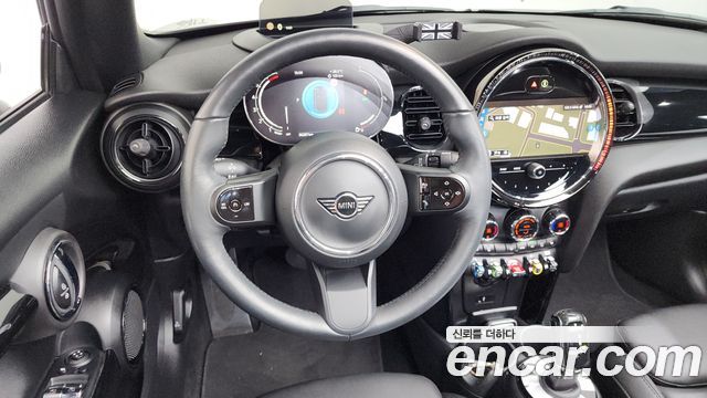 MINI Cooper Convertible Classic Third Generation 2024 — фото 12