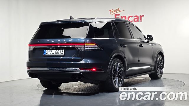 Lincoln Aviator (II) 3.0 Reserve  AWD 2023 — фото 2