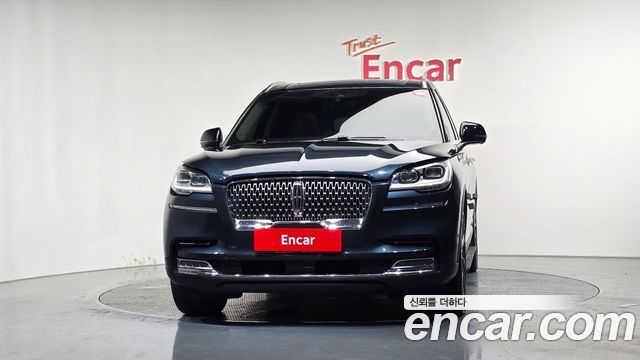 Lincoln Aviator (II) 3.0 Reserve  AWD 2023 — фото 3