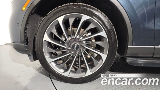 Lincoln Aviator (II) 3.0 Reserve  AWD 2023 — фото 5