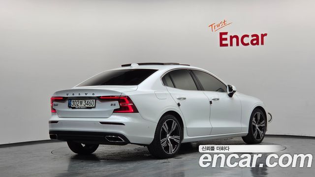 Volvo S60 (III) B5 Inscription 2022 — фото 2