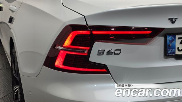 Volvo S60 (III) B5 Inscription 2022 — фото 23