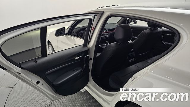 BMW 1 Series (F20) 118d Sport Special Edition 5Door 2019 — фото 18