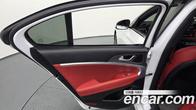 Genesis G70 Shooting Brake Gasoline 2.5T 2WD 2024 — фото 31