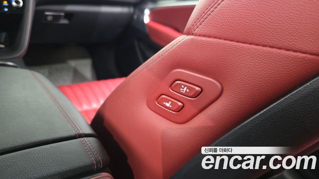 Genesis G70 Shooting Brake Gasoline 2.5T 2WD 2024 — фото 36