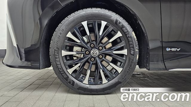 Toyota Alphard (IV) 2.5 HEV Executive AWD 2025 — фото 5