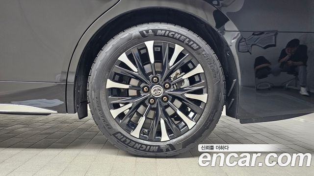 Toyota Alphard (IV) 2.5 HEV Executive AWD 2025 — фото 21