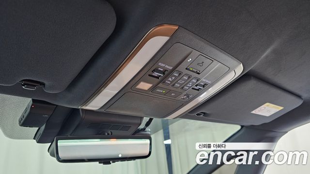 Toyota Alphard (IV) 2.5 HEV Executive AWD 2025 — фото 31