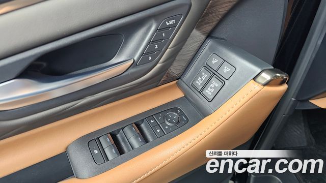 Toyota Alphard (IV) 2.5 HEV Executive AWD 2025 — фото 33