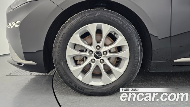 Kia K8 2.5 Gasoline 2WD Noblesse 2022 — фото 5