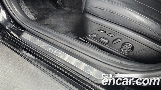 Kia K8 2.5 Gasoline 2WD Noblesse 2022 — фото 28