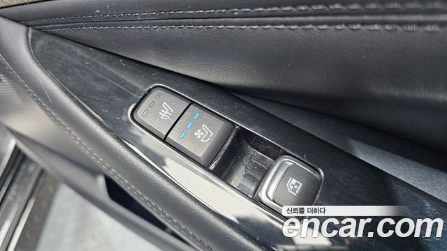 Kia K8 2.5 Gasoline 2WD Noblesse 2022 — фото 30