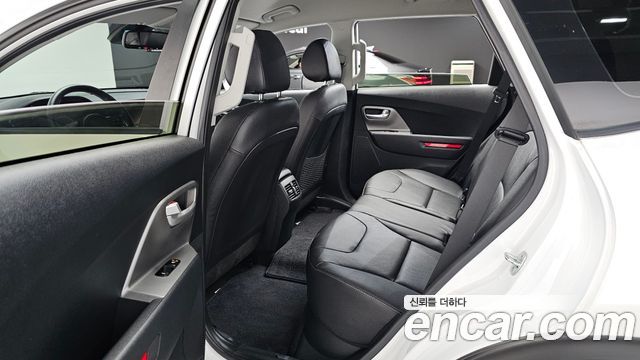 Kia Niro Plus Earth 2024 — фото 11