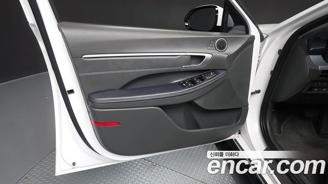 Hyundai Sonata The Edge (DN8) 2.0 Exclusive 2024 — фото 24