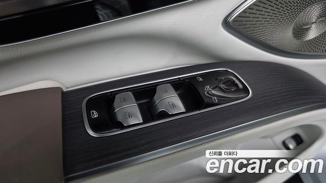 Mercedes-Benz EQS SUV (X296) EQS450 4MATIC 2023 — фото 29