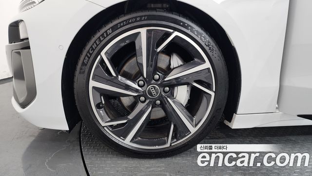 Audi A6 e-tron Performance S line 2025 — фото 5
