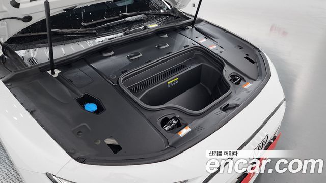 Audi A6 e-tron Performance S line 2025 — фото 6