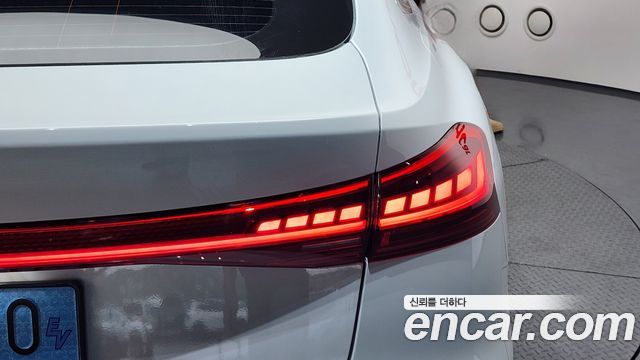 Audi A6 e-tron Performance S line 2025 — фото 23