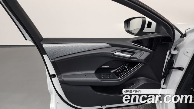 Audi A6 e-tron Performance S line 2025 — фото 24