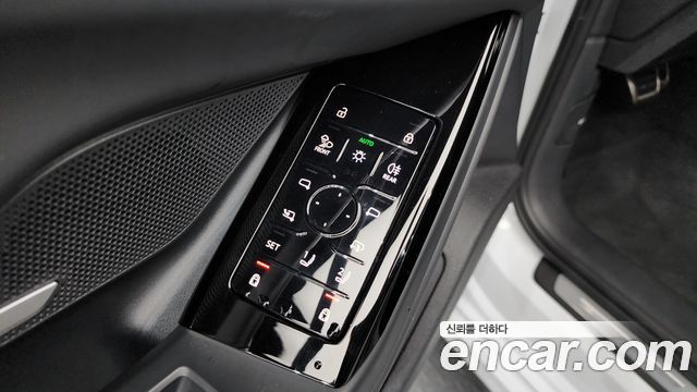 Audi A6 e-tron Performance S line 2025 — фото 28
