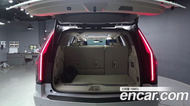 Cadillac Escalade (V) 6.2 Sports Platinum 2024 — фото 20