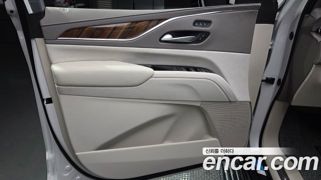 Cadillac Escalade (V) 6.2 Sports Platinum 2024 — фото 24