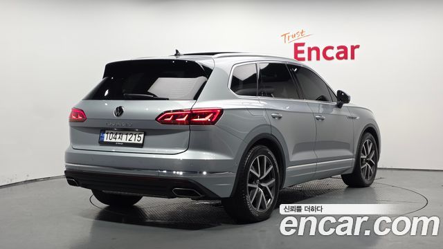 Volkswagen Touareg (III) 3.0 TDI Prestige 2023 — фото 2