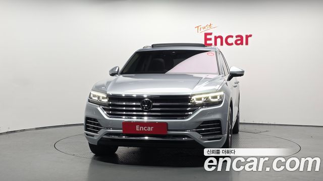 Volkswagen Touareg (III) 3.0 TDI Prestige 2023 — фото 3