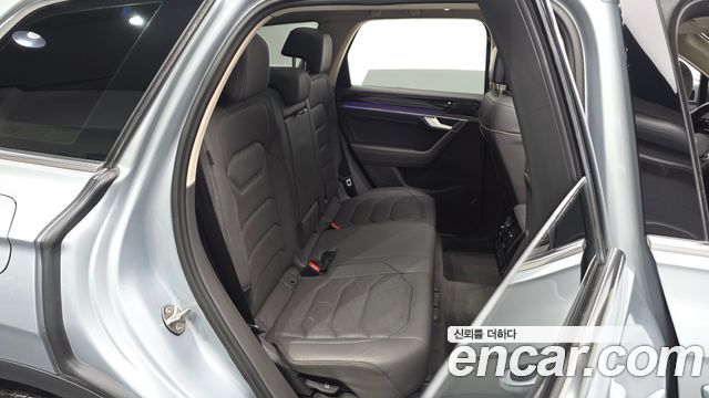 Volkswagen Touareg (III) 3.0 TDI Prestige 2023 — фото 11