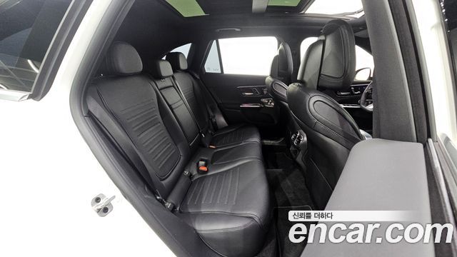 Mercedes-Benz GLC-Class (X254) GLC300 4MATIC AMG Line 2024 — фото 15