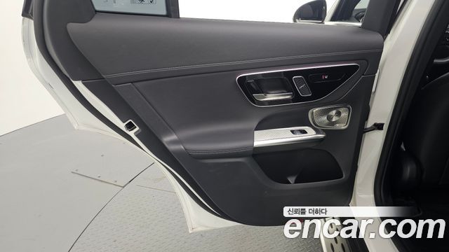 Mercedes-Benz GLC-Class (X254) GLC300 4MATIC AMG Line 2024 — фото 31