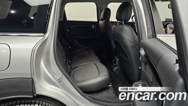 MINI Cooper Countryman Classic Plus Launch Pack 2nd Gen 2023 — фото 11