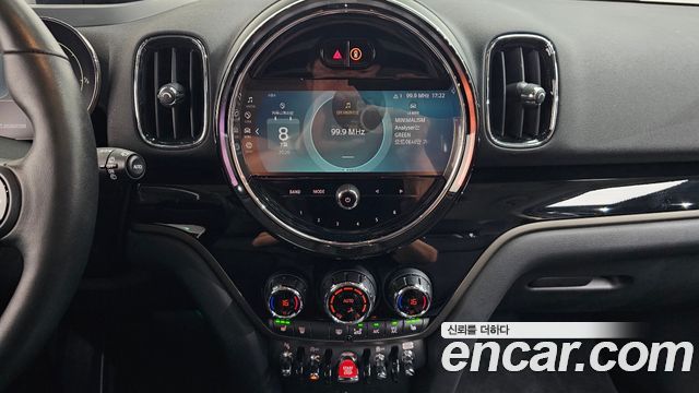 MINI Cooper Countryman Classic Plus Launch Pack 2nd Gen 2023 — фото 12