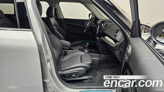 MINI Cooper Countryman Classic Plus Launch Pack 2nd Gen 2023 — фото 26