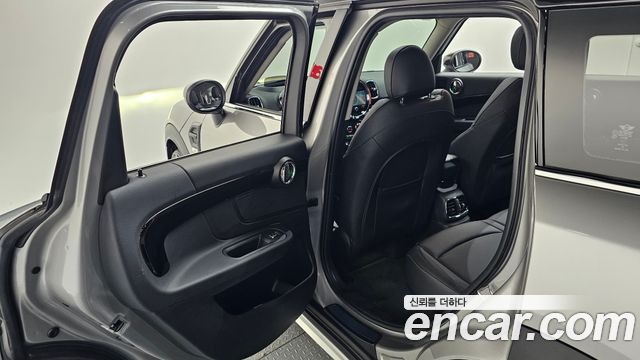 MINI Cooper Countryman Classic Plus Launch Pack 2nd Gen 2023 — фото 27