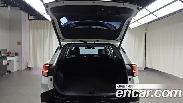 Kia Sportage Hybrid (V) Nobleless 2WD 2023 — фото 16