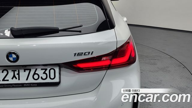 BMW 1 Series (F40) 120i M Sports 2023 — фото 20
