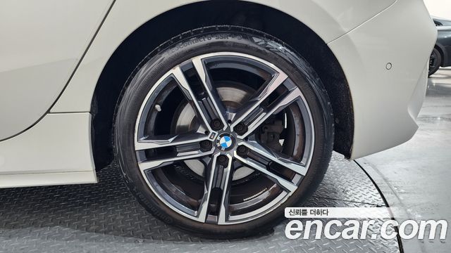 BMW 1 Series (F40) 120i M Sports 2023 — фото 21