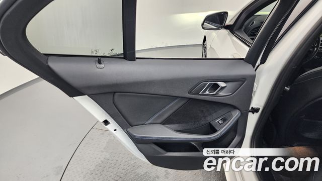 BMW 1 Series (F40) 120i M Sports 2023 — фото 25