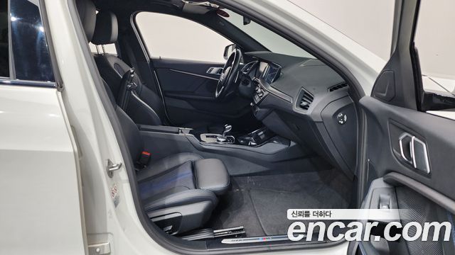 BMW 1 Series (F40) 120i M Sports 2023 — фото 26